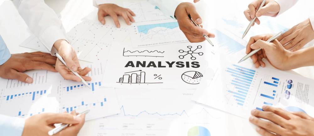 Analiza czynnikowa i analiza techniczna - czym są oraz jak je zastosować w przedsiębiorstwie?