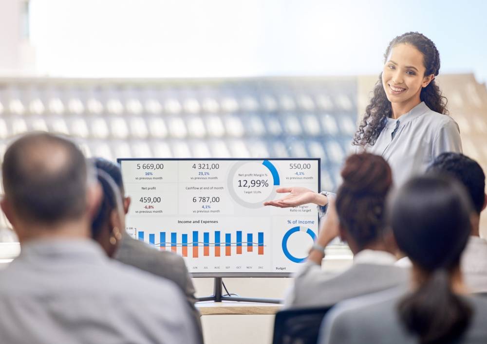 Information Gain: Jak unikalne dane budują autorytet Twojej marki w AI?