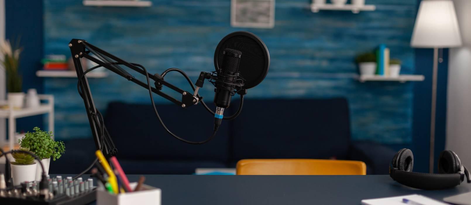 Czym są podcasty i gdzie ich słuchać? - definicja podcastingu